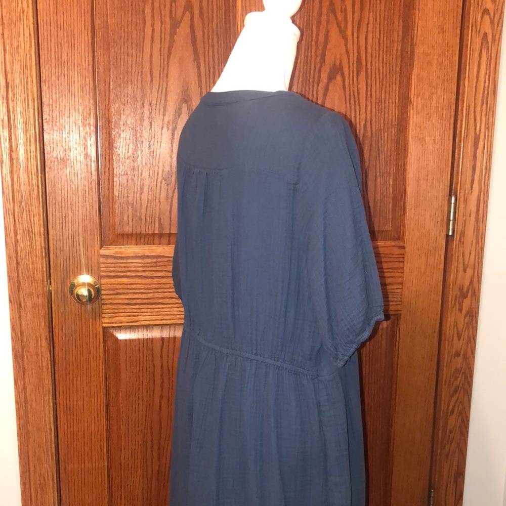 Elegant Navy Blue Button-Down Dress - Picture 7 of 7